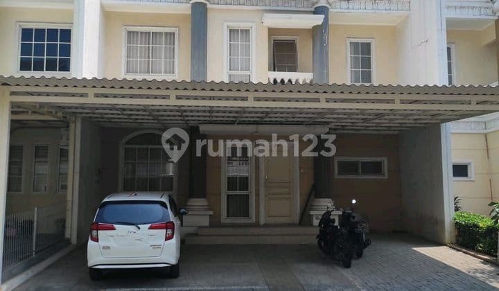 Green Lake City House Tangerang - European Cluster (Exclusive Cluster) - 10x20 - 2 Floors - 3 Bedrooms - 3 Bathrooms - 4400 Watt - 2 Car Carport - 2 Car Road Row - Building Structure Still Standard Developer