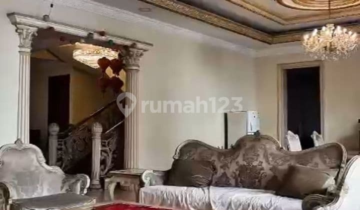 Modern Land Rumah Mewah Bergaya Eropa Classic Tangerang 20x40m² Lb 1600m² 3 Lantai Furnish Listrik -+40,000 Va Air Tanah Hadap Tenggara Sertifikat Shm Dengan Ornament" Eropa Classic Lantai Sdh Granit Import Tangga Sdh Full Marmer Ada Inner Garden Di Belak