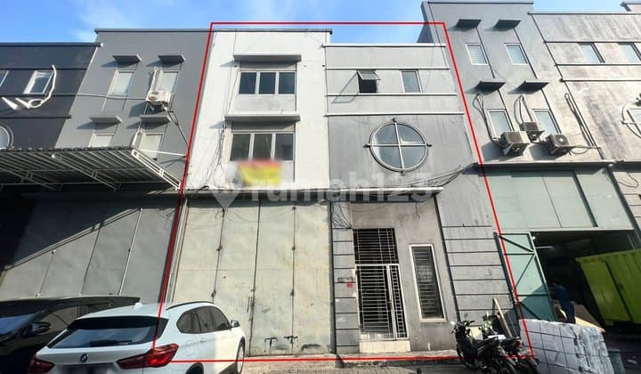 Gudang Elang Laut Sentra Industri Terpadu 3 Pantai Indah Kapuk Jakarta Utara-Nearest Toll Roads: Pantai Indah Kapuk Toll Road and Kamal Toll Road-Land Area: 10X24 M (240 M2)-Building Area: 720 M2 (3 Floors)-Fully 3-Story Warehouse-Suitable for Warehouse Plus Office, Includes Space