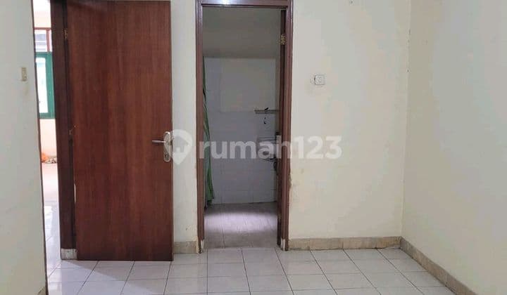 Metland Puri West Jakarta 8X20 SHM Building Area 200 M2 2 Floors 4 Bedrooms 1 Maid's Bedroom 3 Bathrooms 1 Maid's Bathroom PLN 2200 Currently Well but PAM Line Already Available Up to the Front of the House