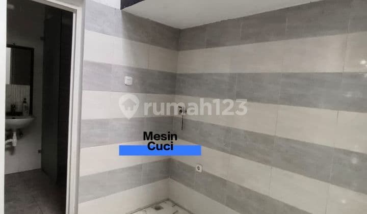 Citra Garden Puri (Brio) Jakarta Barat Spesifikasi :Luas Tanah7x23m²=161M2 Luas Bangunan : 171.5M² Kamar Tidur : 4+1 Kamar Mandi : 4+1 Jumlah Lantai : 2 Carport : Ada Pam 5500 Watt Certificate SHM Barat Daya Include :- Kanopi Carport- Water Heater Solar P