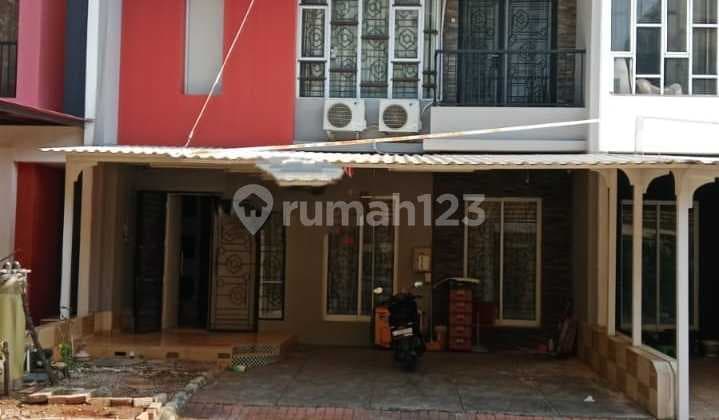 Golf Lake Cengkareng - Land Area: 8x20:160m² - Building Area: 250m² - 2 floors - Certificate: SHM - Bedrooms: 4+1 - Bathrooms: 3+1