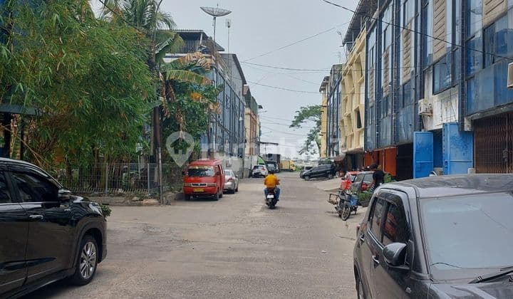 Ruko Duta Harapan Indah
teluk Gong /Kapuk
jakarta Utara
dalam Komplek Ada Supermarket Hari2. Dekat
pasar Tradisional
dekat Rs Duta Square, Rs Atmajaya,rs Pluit
dekat Mall Empo, Mall Pluit Village
akses Tol Dlm Dan Luar Kota
5x15=4lantai
toilet = 3