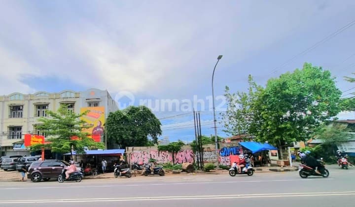 Ready land on Jl. Ratulangi, Makassar