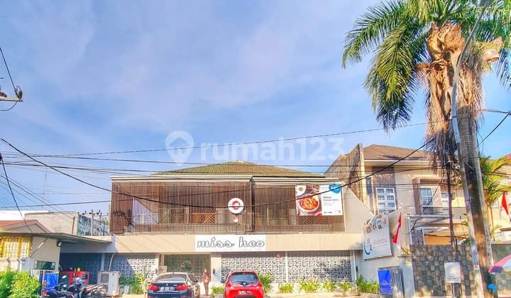 Rumah 2 Lantai Jalan Mappanyukki Makassar