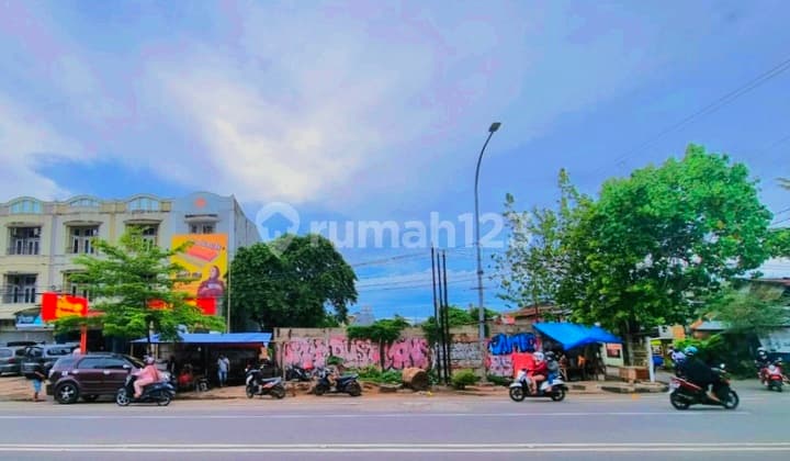 Tanah Kosong Poros Jalan Dr Ratulangi Makassar