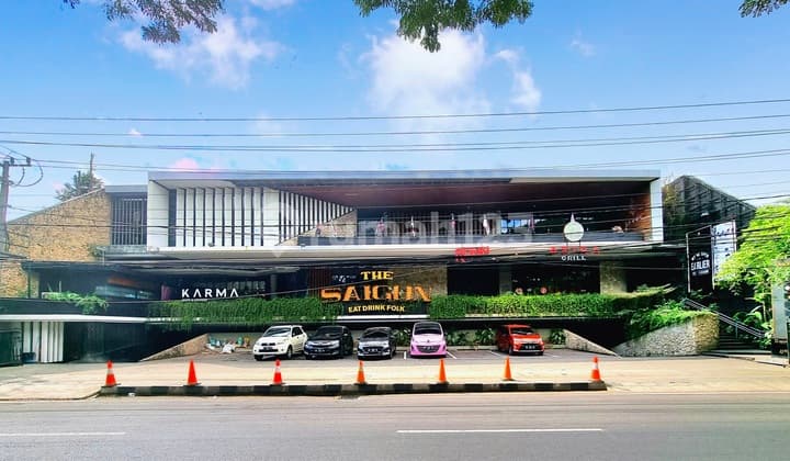 Gedung Mewah di Jl.hertasning Lama Makassar