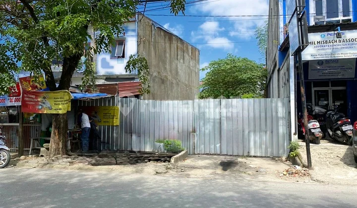 Land on Jl. Mappaodang, Near Bhayangkara Hospital Makassar. Land on Jl. Mappaodang, Near Bhayangkara Hospital Makassar.