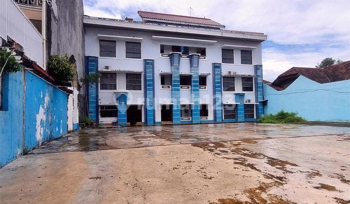 Gedung 3 Lantai di Area Pettarani Makassar