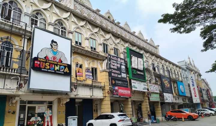 Shop House at Gading Serpong Boulevard. For sale.
