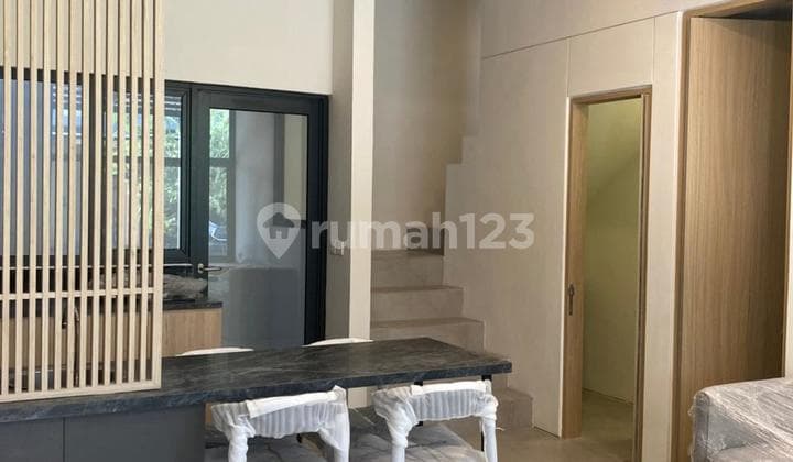 Rumah Bagus Siap Huni. Furnish. 3 Kamar Di Bsd