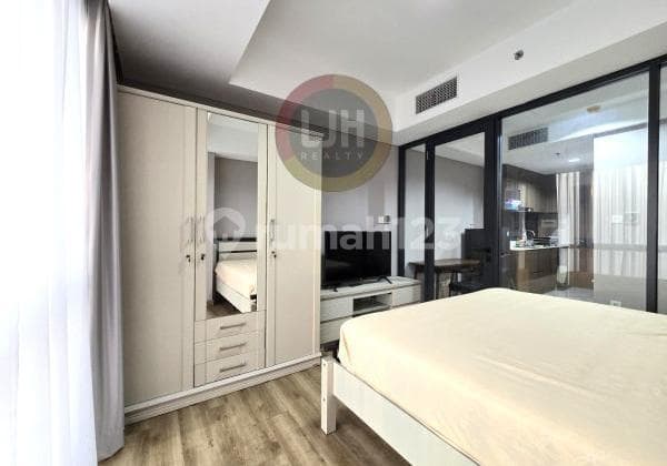 Apartemen Siap Huni 1 Kamar Tidur Fully Furnished Di The Smith Alsut