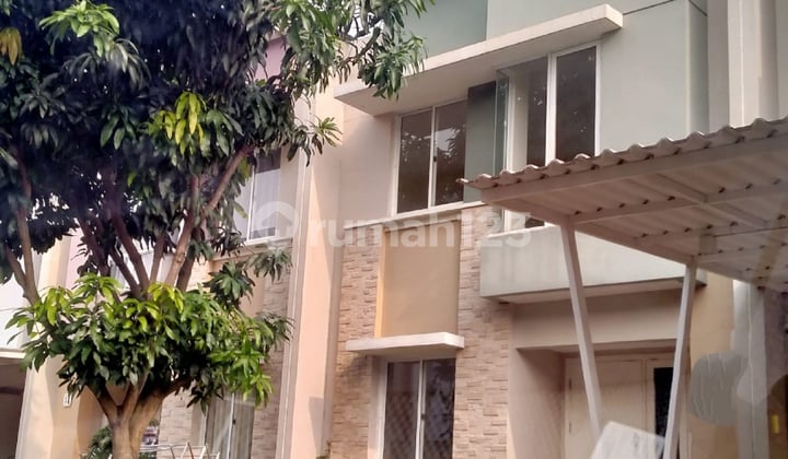 Jual Murah 2 Unit Rumah 2 Lantai Siap Huni Depan Dan Belakang (jual Satuan)dekat Umn Di Cluster Favorit Tesla - Gading Serpong Tangerang