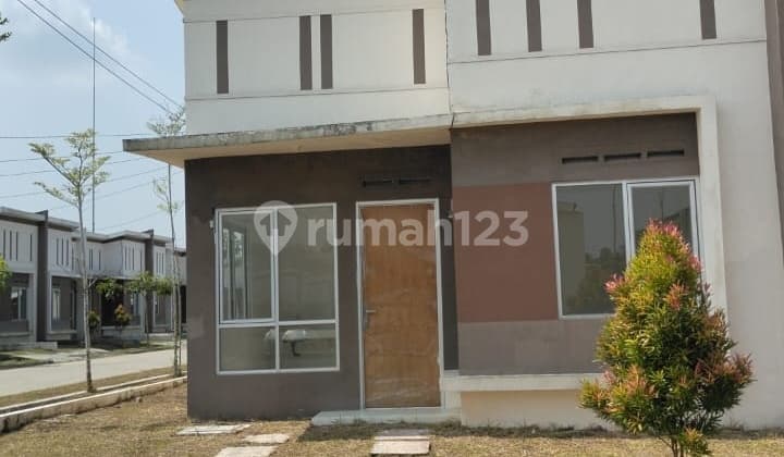 Dijual Murah Dibawah Harga Pasaran"Rumah' 1 Lantai Siap Huni Posisi di Raya Hoek di Kota Podomoro Tenjo