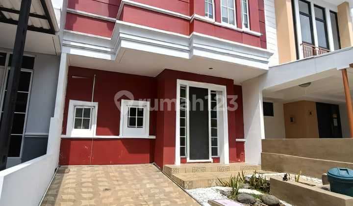 Disewakan Cepat (no Cobroke)rumah 2 Lantai Siap Huni Semi Furnished Letak Strategis Dekat Pusat Kuliner Di Cluster Malibu - Gading Serpong