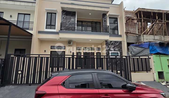 Dijual Murah Rumah 2 Lantai Siap Huni Bangunan Baru Posisi di Raya Row Jalan Lebih Lebar di Villa Melati Mas Bsd Tangerang