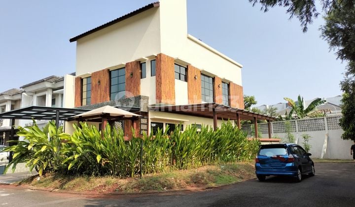 Rumah 3 Lantai Full Renovasi Dan Furnished Siap Huni Ada Kolam Renang,gazebo Dan Ruang Gym Posisi Hoek Msh Ada Area Samping Luas Utk Parkiran.