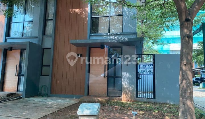 Dijual/Sewakan Cepat* Rumah Siap Huni 2 Lantai Posisi Hoek di Cendana Spring Lippo Karawaci