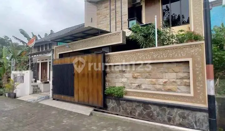 Rumah Mewah 3 Lantai Candi Kalasan Manyaran Tengah Kota Semarang