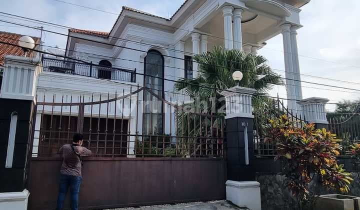 Luxury Fully Furnished House Trunojoyo Banyumanik Undip Tembalang