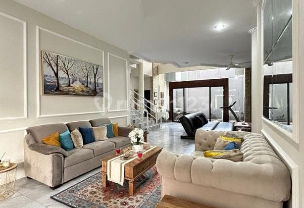 Rumah 2 Lantai 4 Kamar di Jl.H.Naimun, Pondok Pinang, Jakarta Selatan