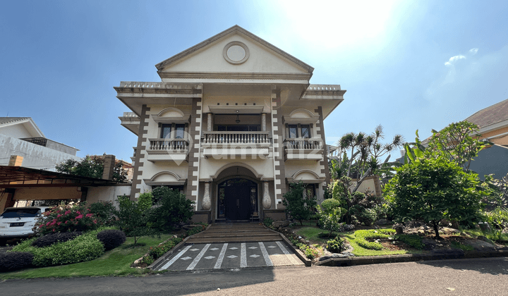 Rumah Mewah 2 Lantai Hadap Mall Full Furnished Grand Wisata