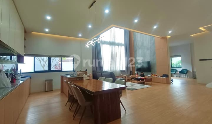Rumah Hoek 3 Lantai Cherry Ville Grand Wisata Bekasi Akses Tol Langsung