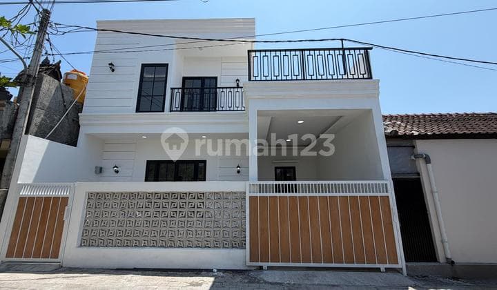 Turun Harga ! Rumah Baru 2 Lantai Berlokasi Dekat Tol Benoa