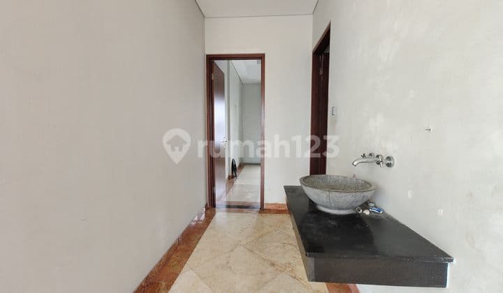 TURUN HARGA ! Rumah Luas berlokasi di Taman Giri Nusa Dua