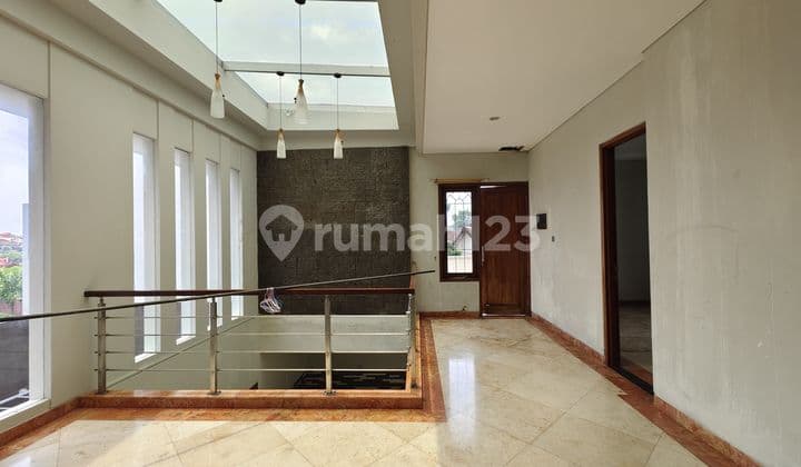 TURUN HARGA ! Rumah Luas berlokasi di Taman Giri Nusa Dua