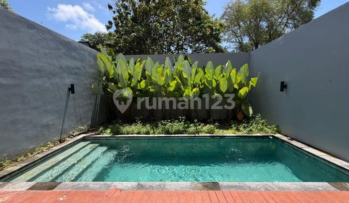 Untuk Disewa Vila Tropis Modern Baru di Jimbaran