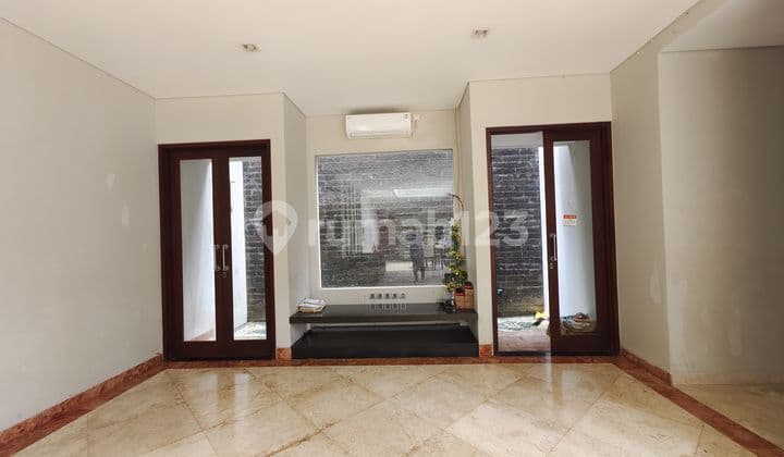 TURUN HARGA ! Rumah Luas berlokasi di Taman Giri Nusa Dua