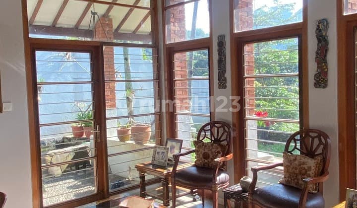 Rumah di Dago Atas, Dago Bengkok, Bandung Utara