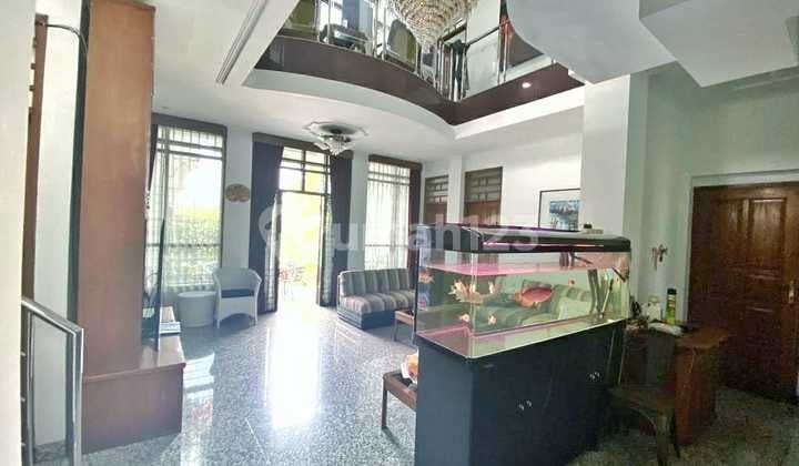 2.5-Story House in Gegerkalong Semi-Furnished