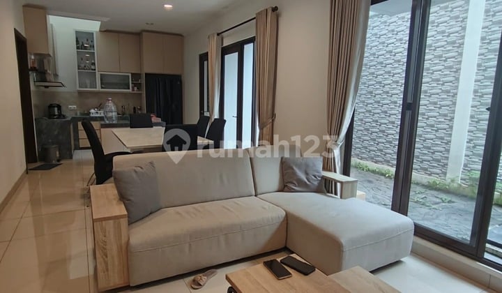Rumah 2 Lantai Semi Furnished di Summarecon Bandung Cluster Btari