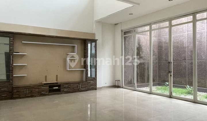 Rumah Bagus 2 Lantai Siap Huni di Mekar Wangi