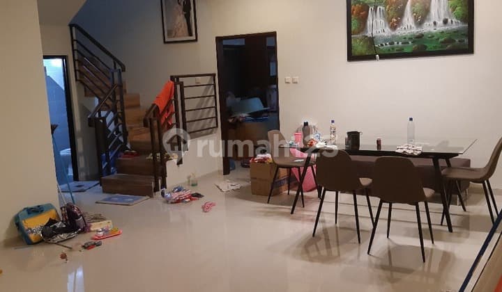 Rumah Asri Siap Huni di Singgasana Pradana
