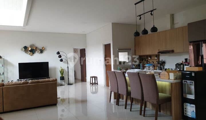 Rumah Lux Minimalis Spek Bangunan Terbaik di Komplek Turangga