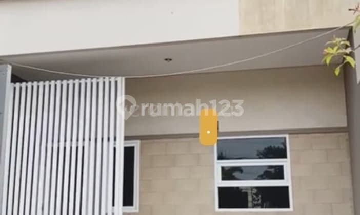 Rumah Minimalis Modern Dalam Komplek di Inhoftank