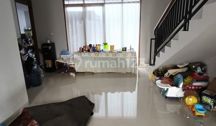 Rumah 2 Lantai Dalam Komplek di Ciganitri