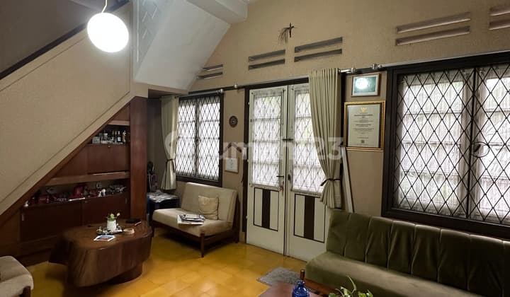 Rumah Strategis 2 Lantai Heritage Golongan B di Kebonjati