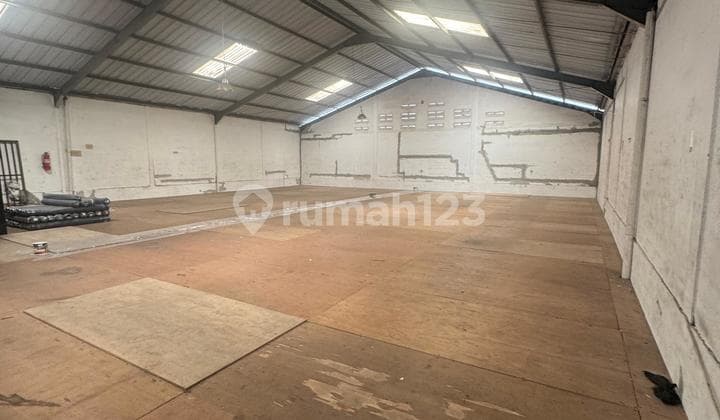 Gudang dan Kantor 2 Lantai di Komplek Pergudangan Nanjung