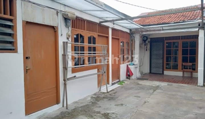 Di Jual Rumah' Tua Kebun Jeruk Perjuangan