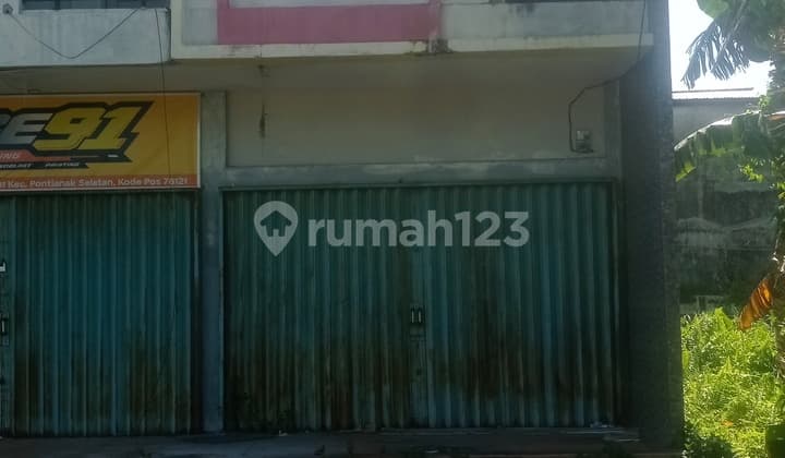 Shop House Hook Position at Jl. Nirbaya, Kota Baru, Pontianak City