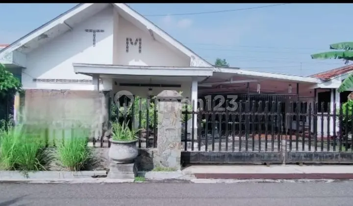 Dijual rumah di tengah kota kediri