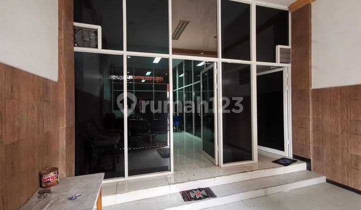 Disewakan ruko dua lantai di pusat kota mojokerto