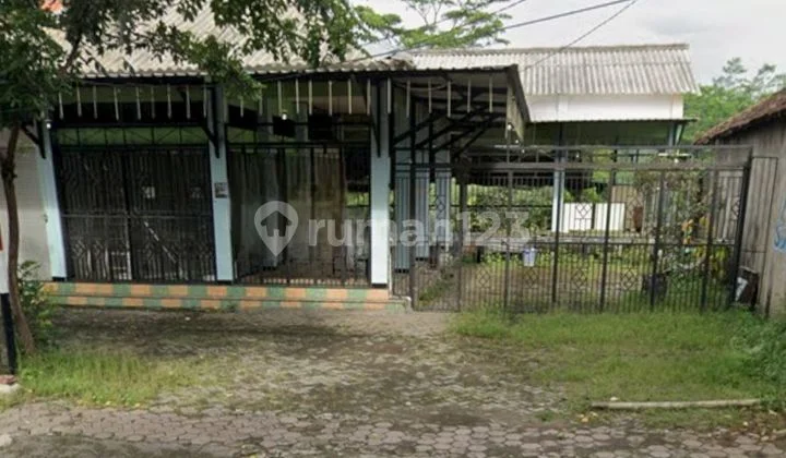 Dijual cepat rumah dan ruang usaha di kota Kediri Dijual cepat rumah dan ruang usaha di kota Kediri