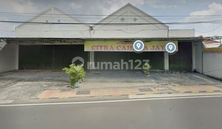 For rent, cheap shop house in Madiun city. For rent, cheap shop house in Madiun city.