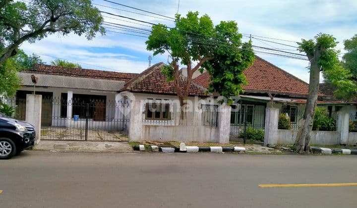 Land and building for sale in Kediri city.
