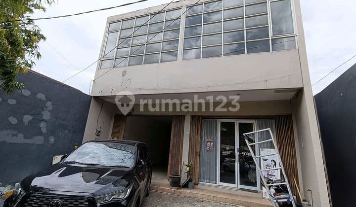 Affordable Shop House for Rent in the Center of Kediri City